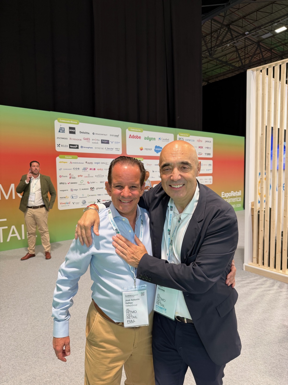 José Antonio Vallejo con un colega en ExpoRetail Iberoamérica